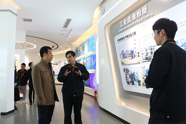 河南省商務(wù)廳領(lǐng)導(dǎo)蒞臨新鄉(xiāng)長城機(jī)械實(shí)地核查電子商務(wù)發(fā)展情況