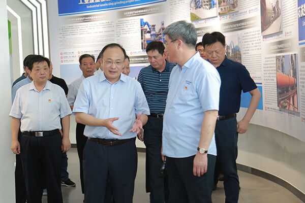 新鄉(xiāng)市政府市長魏建平到長城機(jī)械調(diào)研督導(dǎo)“萬人助萬企”活動開展情況