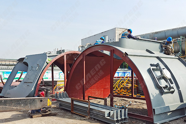 沙鋼年產(chǎn)60萬(wàn)噸鋼渣微粉生產(chǎn)線項(xiàng)目現(xiàn)場(chǎng)