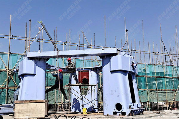 寧夏年產(chǎn)30萬(wàn)噸礦渣立磨項(xiàng)目安裝現(xiàn)場(chǎng)