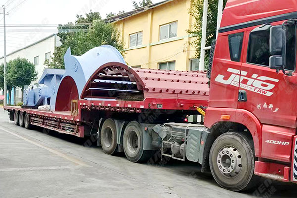 湖北年產(chǎn)60萬噸鋼渣線搖臂、磨輥等發(fā)貨